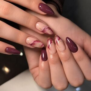 Plum Marble Gold Nails 🍷